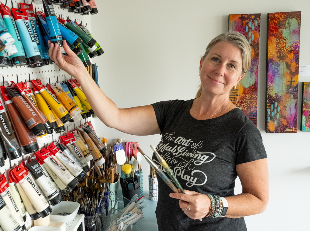 Joanne T. Lauzon JoeGirl Artist Creativity Coach Ottawa, Ontario Canada